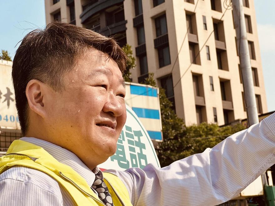 何博文遭淡江撤銷碩士學位　昔嗆蔡壁如論文抄襲「辭立委負責」遭網酸爆