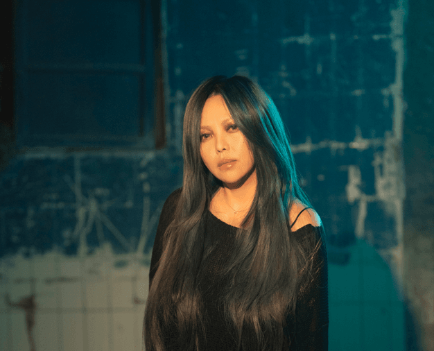 張惠妹「合體劉德華」名場面公開！爆入戲深　雙手合十祈禱近況曝