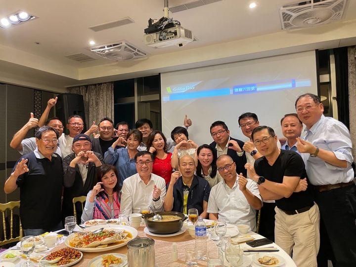 「辣個男人」合體川伯！照片曝光掀破千網暴動：大家攏無離開