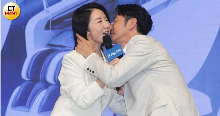 陶晶瑩、李李仁自曝夫妻情趣「從後面來」！再爆女兒學費高：努力發展副業