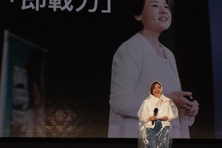 黃珊珊發文挺參選立委　于美人卻因「這件事」留言小抱怨