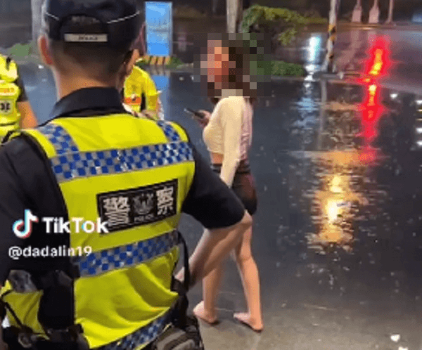 影/滾湯澆臉紅通通！八大女「赤腳淡定指兇手」：他們3個　網讚有夠強