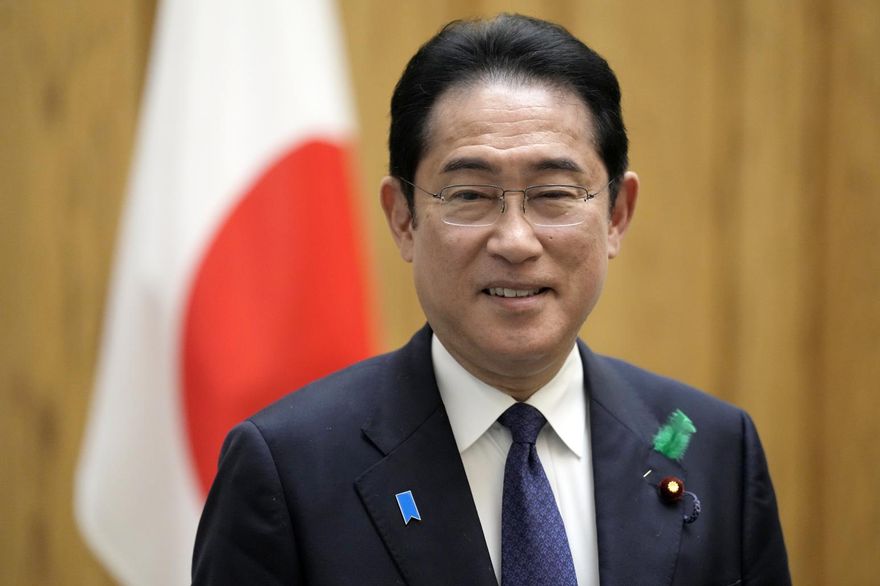 日相遇襲事件後一週　岸田親返事發地向漁民當面致謝