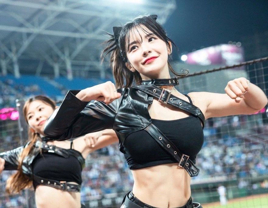 影/多人狂射！李多慧嬌羞「濕身片」流出　火辣身材曲線超養眼