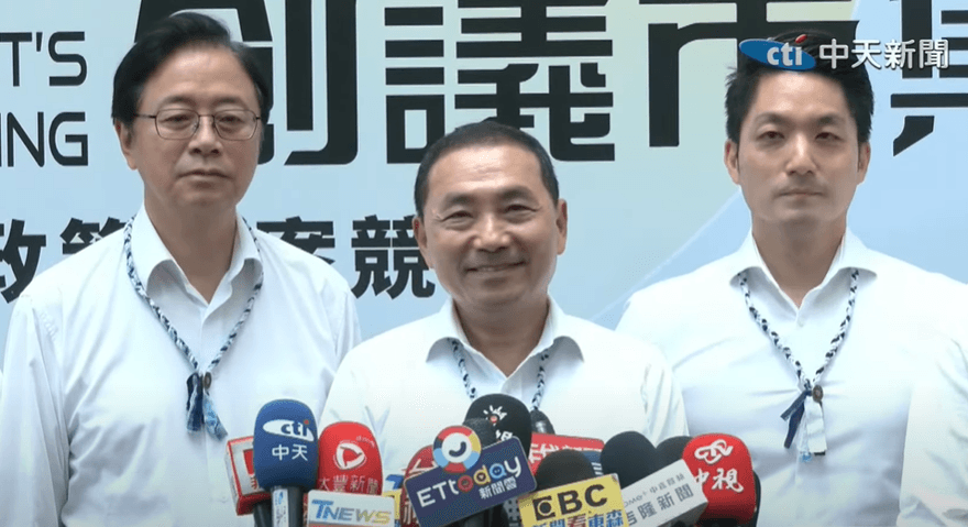 訪新加坡密會總理李顯龍？侯友宜笑而不答未否認