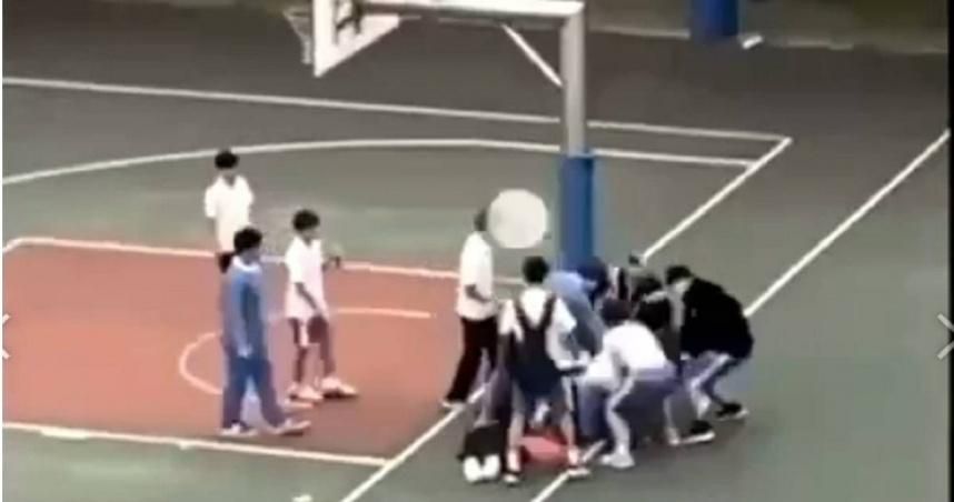 南港高工球場鬥牛變鬥毆！男學生不敵「7打1」慘遭打破頭、擦挫傷