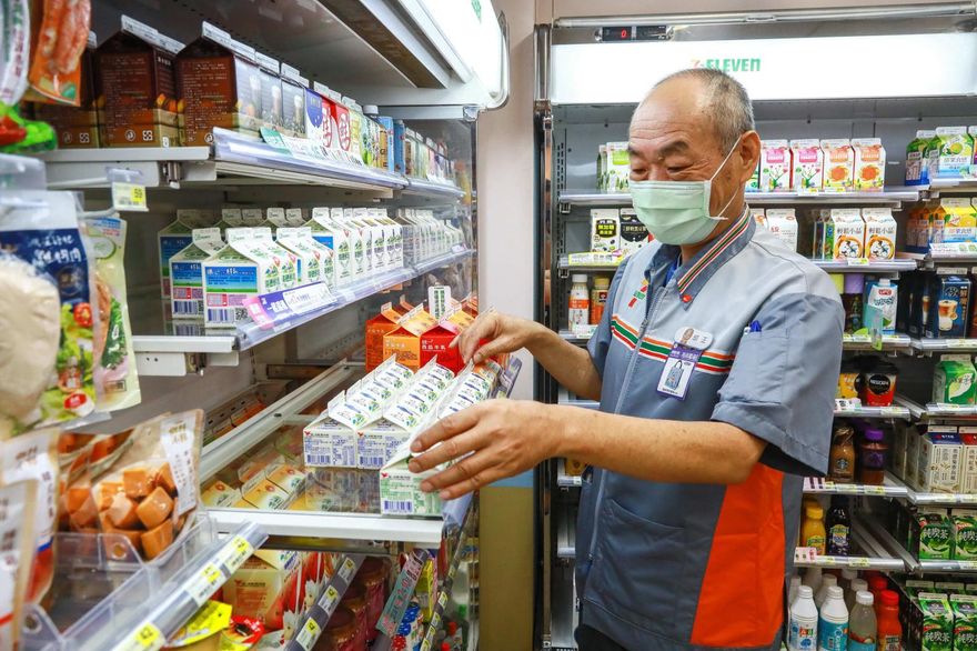 醫點名「5款超商飲料」甜甜的卻「鈉超標」！喝多恐水腫、尿結石