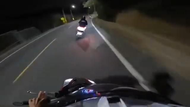 影/高雄3機車山路狂飆！過彎時速達115　警：最高可罰2萬7600元