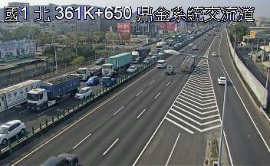 快訊/國1南下365K處3車連環撞　回堵5公里車速剩30