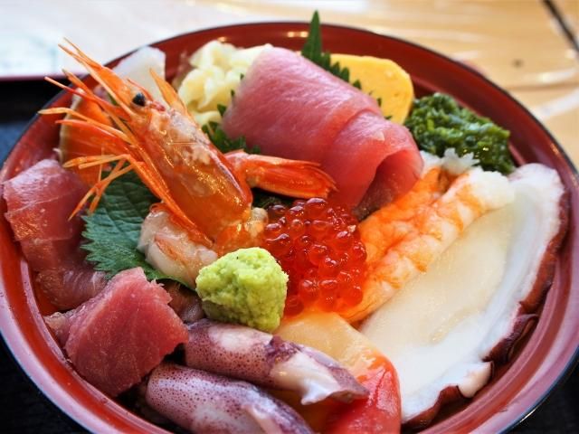 別再怪海鮮！營養師曝三酸甘油脂形成「3原因」　純果汁也中