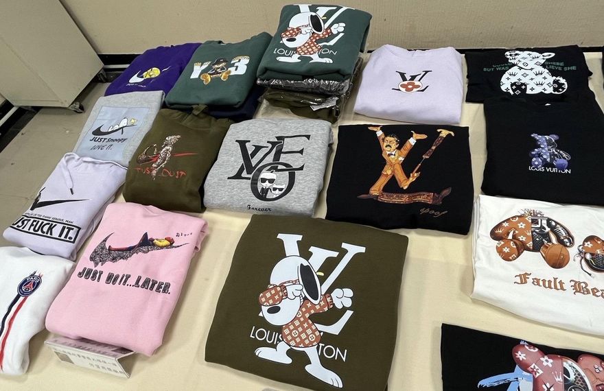 「翻玩」精品、潮牌商標自製服飾　2年售出4千件獲利數百萬