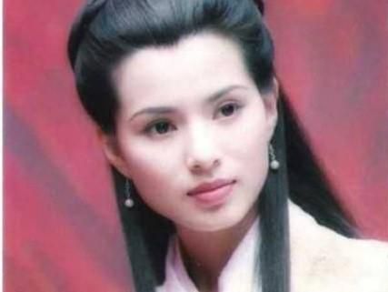 56歲「小龍女」超凍齡！李若彤苗條身材引網狂讚　親曝：很喜歡現在的自己