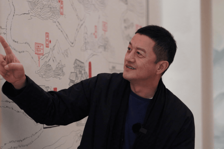 李亞鵬傳欠債1.8億「搭飛機遭拒」改坐火車！機場開直播曝辛酸近況