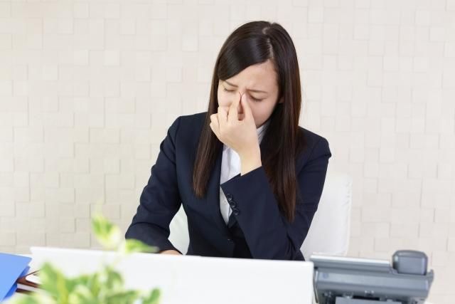 妙齡女長期失眠　抱怨累！醫抽血「肝指數衝2000」　曝2徵兆恐是病