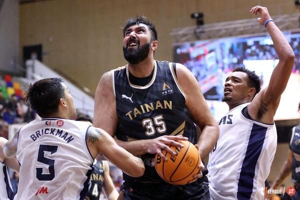 快訊/IG怒轟T1外籍裁判不公！獵鷹布拉遭聯盟罰款2.5萬