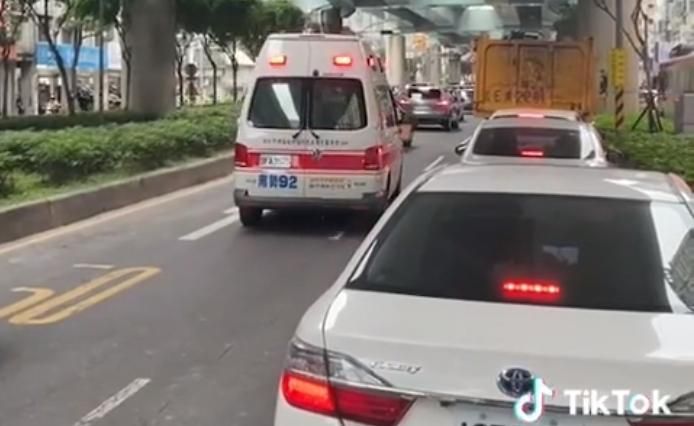 前方科技執法！救護車卡車陣「沒人敢禮讓」　苦主：申訴跑流程太麻煩