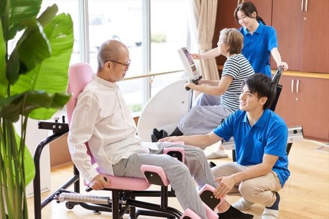 在家「1張椅子」就能運動！日專家推3組運動維持肌肉量
