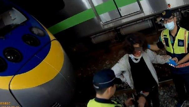 影/月台上突然恍神！彰師大生墜軌遭列車撞傷流血　加護病房留觀