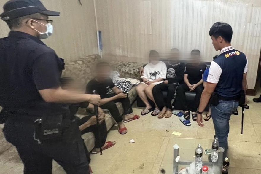 影/西螺警清查轄內高風險場所　查獲7名失聯與通緝越南籍移工