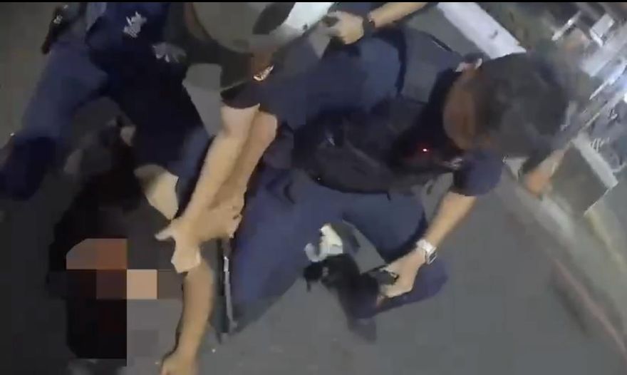 影/台南醉漢隨機攻擊路人、警員　遭噴辣椒水壓制逮捕送辦