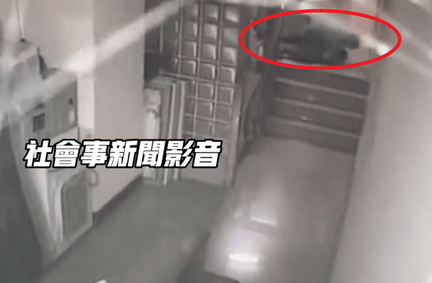 影/台中西屯爆債務鬥毆　1男慘摔樓梯骨折送醫