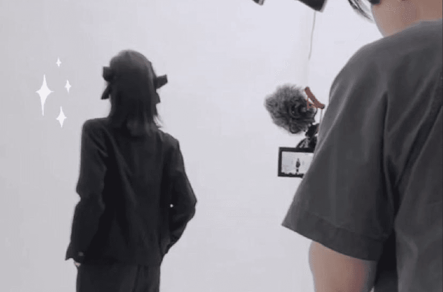 上帝開另一扇窗！八軍團性愛片被開除　爆紅女輔導長SWAG正式出道「年薪暴漲5倍」
