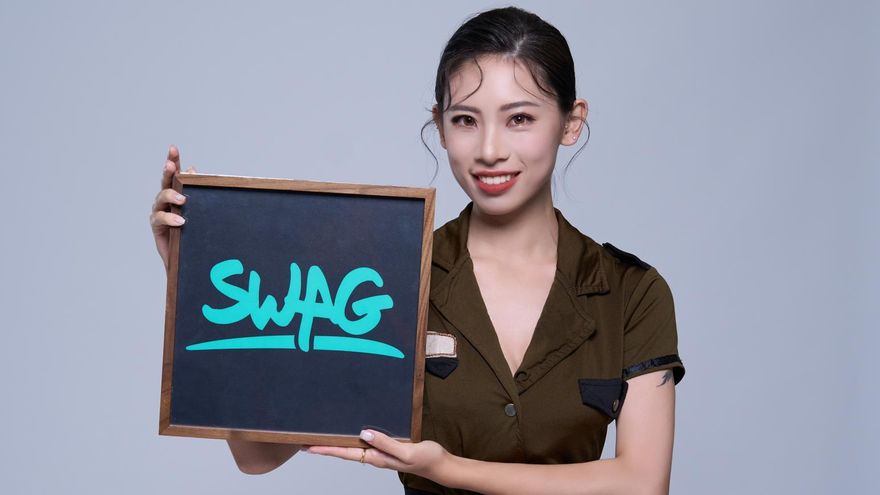 性愛片外流！前輔導長內內進軍SWAG　網敲碗「和男友演出」她給答案.....