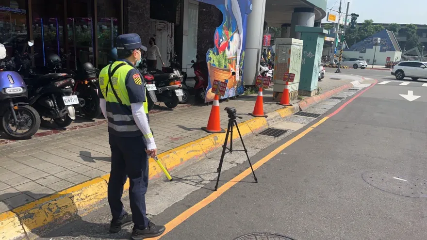 遊墾丁注意！「三腳架」悄悄佇立抓未禮讓行人　10駕駛已收單