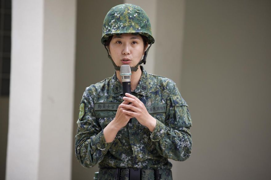 首批女性官兵教召登場！5公里行軍、戰鬥教練畫面曝光