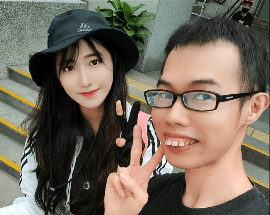 比鬼還可怕！企鵝妹環島慘遭鄧佳華、吃屎哥狂蹭　花容失色喊「NONONO」急報警