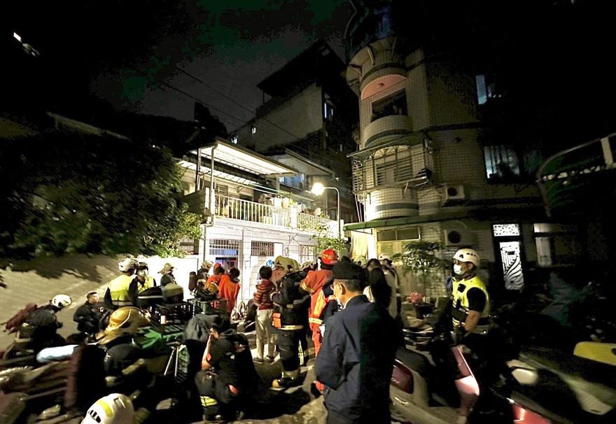 快訊/新北市永和暗夜民宅火警　閣樓起火1死1輕傷
