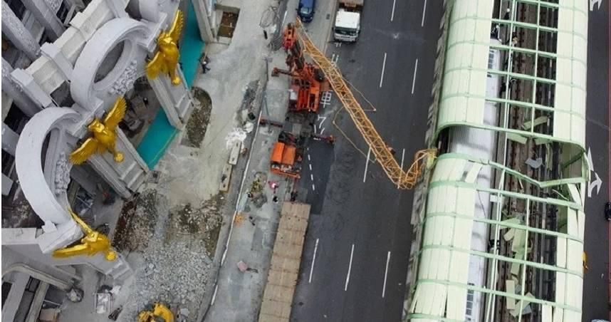 奪命效應！工地吊臂砸穿車廂釀1死10傷　中捷沿線5塔吊工程全面停工