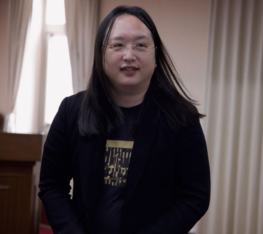 政府平台爆個資外洩！她怒點名「智障作秀外包大臣」　網秒懂開酸：呼叫唐鳳