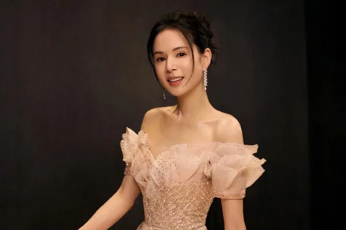 「最美小龍女」驚罹怪病！臉頰「凸起2腫塊」　李若彤悲吐原因