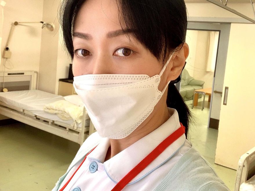 入行AV界15年！超傳奇人物拍2500部片不脫衣…女優「情色演技」全靠她