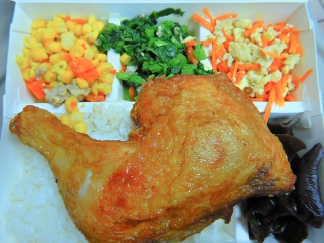 便當三菜一主食營養均衡？營養師：排骨便當+珍奶直接吃掉一天熱量