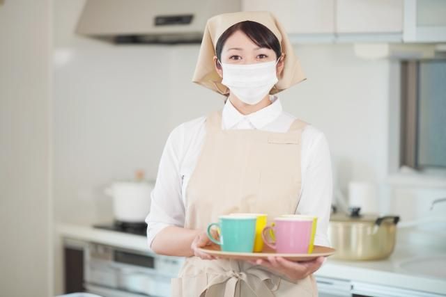 62萬月薪徵保母！要求「跪地」幫穿鞋洗腳按摩　網友：在徵丫鬟？