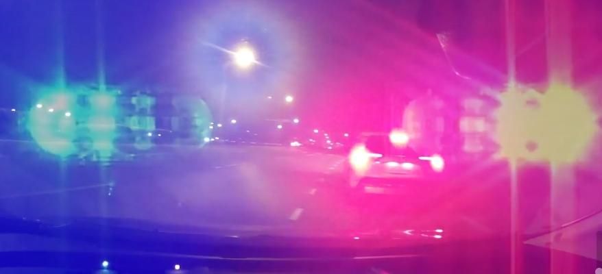 影/溫馨的母親節！他深夜攔警車「媽媽身體不舒服」　阿sir開道護送醫院