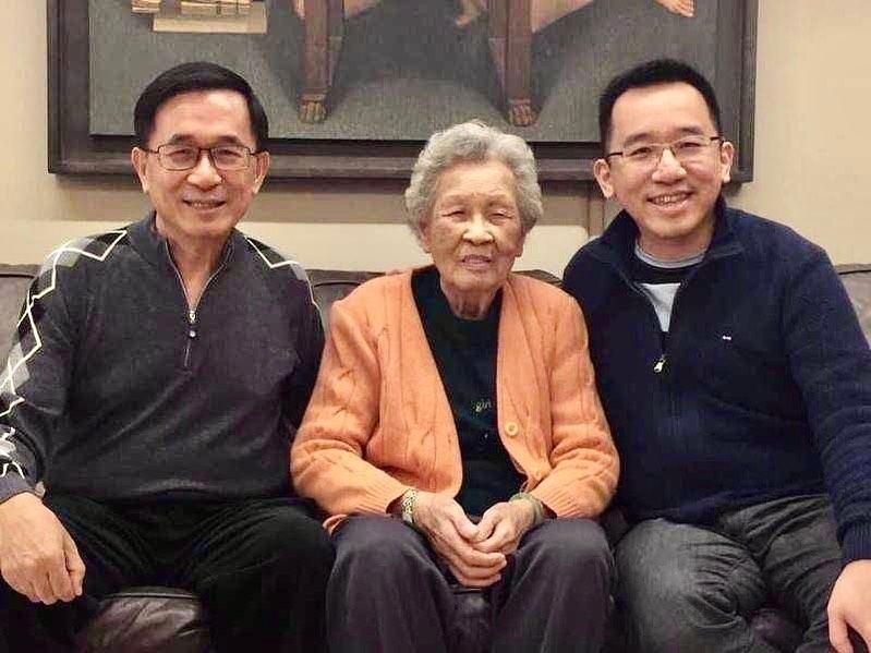 兒子陳致中入獄悲情繼續賣！陳水扁母親節前夕「喊話4字」