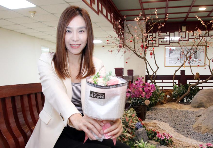 越南新住民在台歡度母親節　用母語「Con thương mẹ」對媽媽說「我愛你」