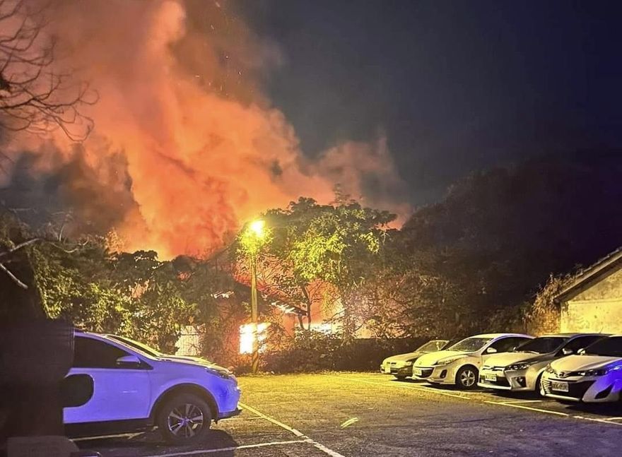 影/台中國有財產署宿舍遭燒毀　男子亂丟煙蒂引火勢遭逮