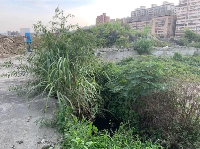 新北塭仔圳工地驚見水浮屍！臉爛全身腫　男指認：是失聯20天的爸爸