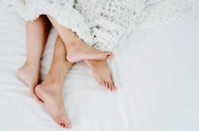爸爸怎麼跟會計阿姨住一起！女兒們探父「當場撞見」　分居妻怒告