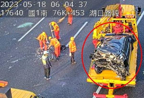 快訊/上班注意！國一南下驚傳「4車追撞」　小客車車身凹扁全毀