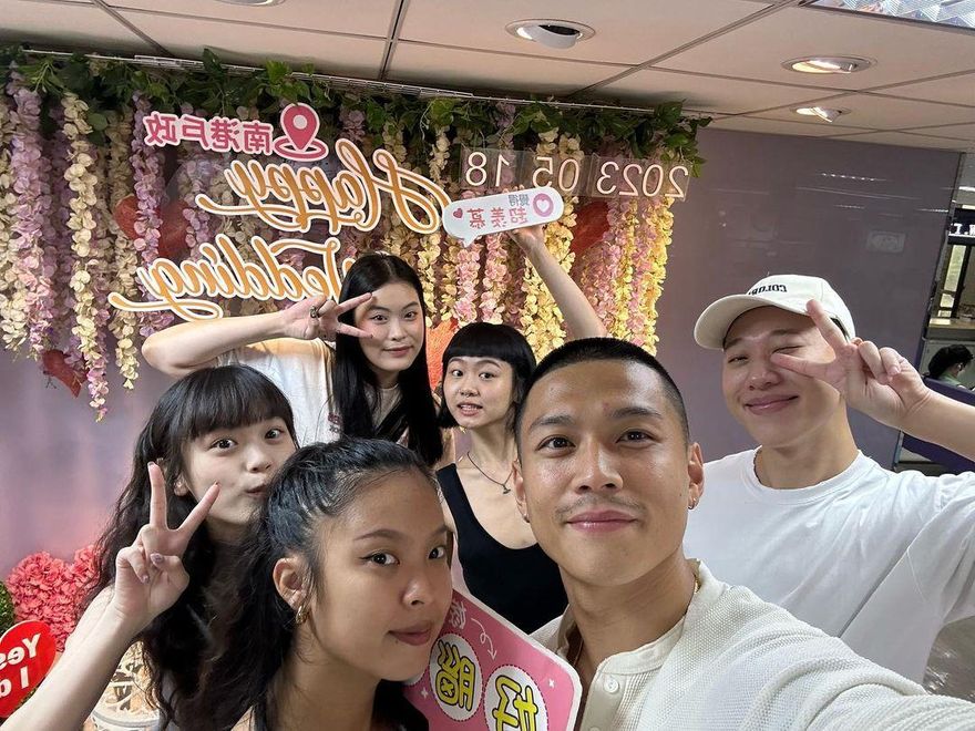 快訊/「最帥里長候選人」結婚了！李宜柏現身戶政事務所　20字曬喜訊