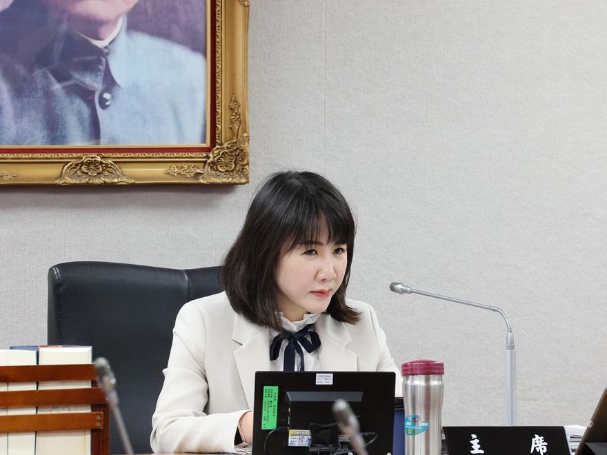 姑姑哭哭！謝衣鳳秀姪女作文卻因「這句話」忙澄清：我沒說過
