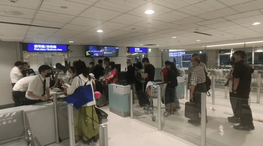 快訊/紐西蘭航空降桃機驚見「駕駛艙玻璃受損」！緊急安排旅客轉機