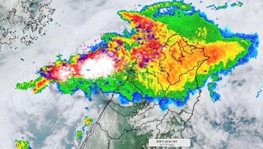 全台午後進入「搖滾區」防豪雨！　氣象專家曝久未見持久「雷雨煙囪雲」