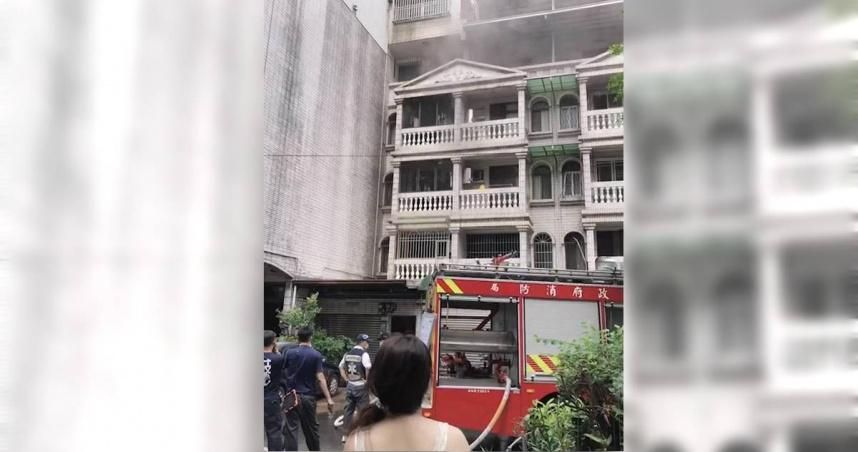 高雄透天厝火警！屋主女兒嚇傻報警　驚喊：書房有火花聲