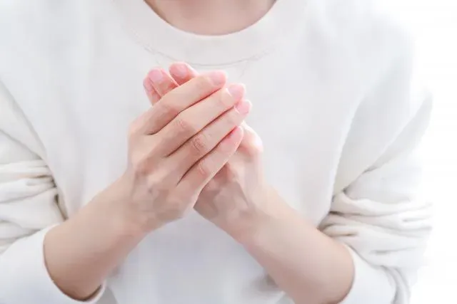 婦手指常感到麻木　就醫檢查發現竟是「腕隧道症候群」惹禍！